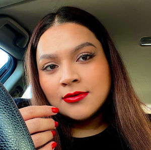 Meet your Posher, Selena